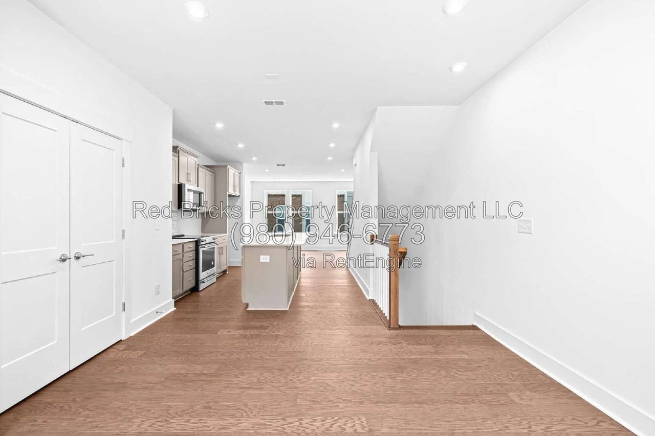 5017 Sovereignty Ct - Photo 4 of 22