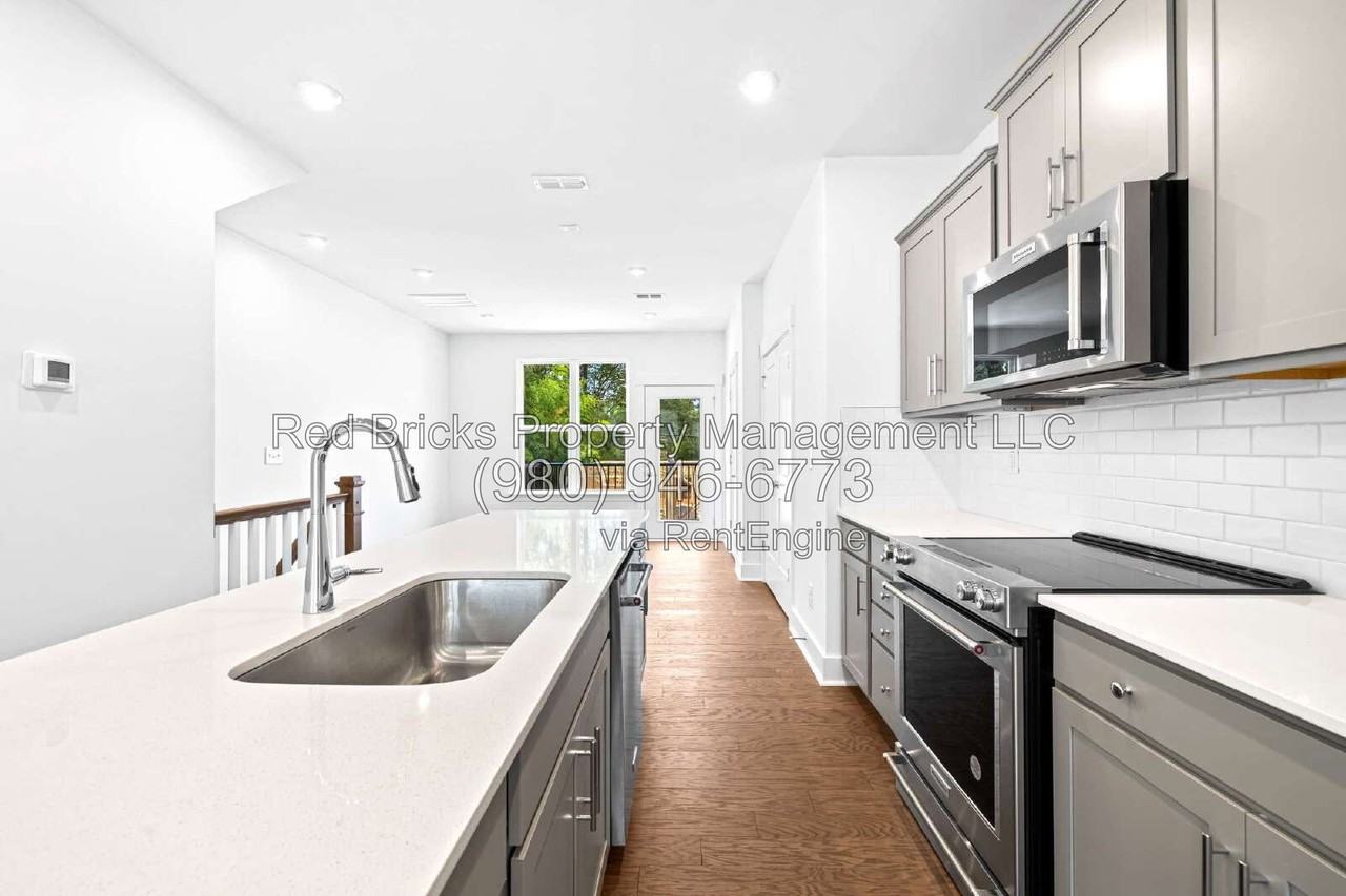 5017 Sovereignty Ct - Photo 6 of 22
