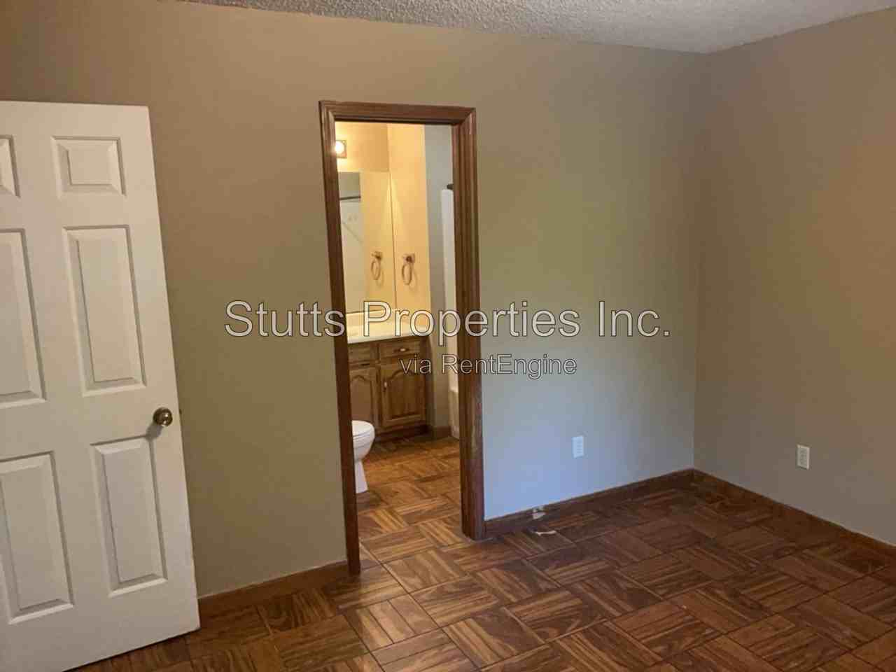 4305 Old Memphis Pike #C - Photo 3 of 12