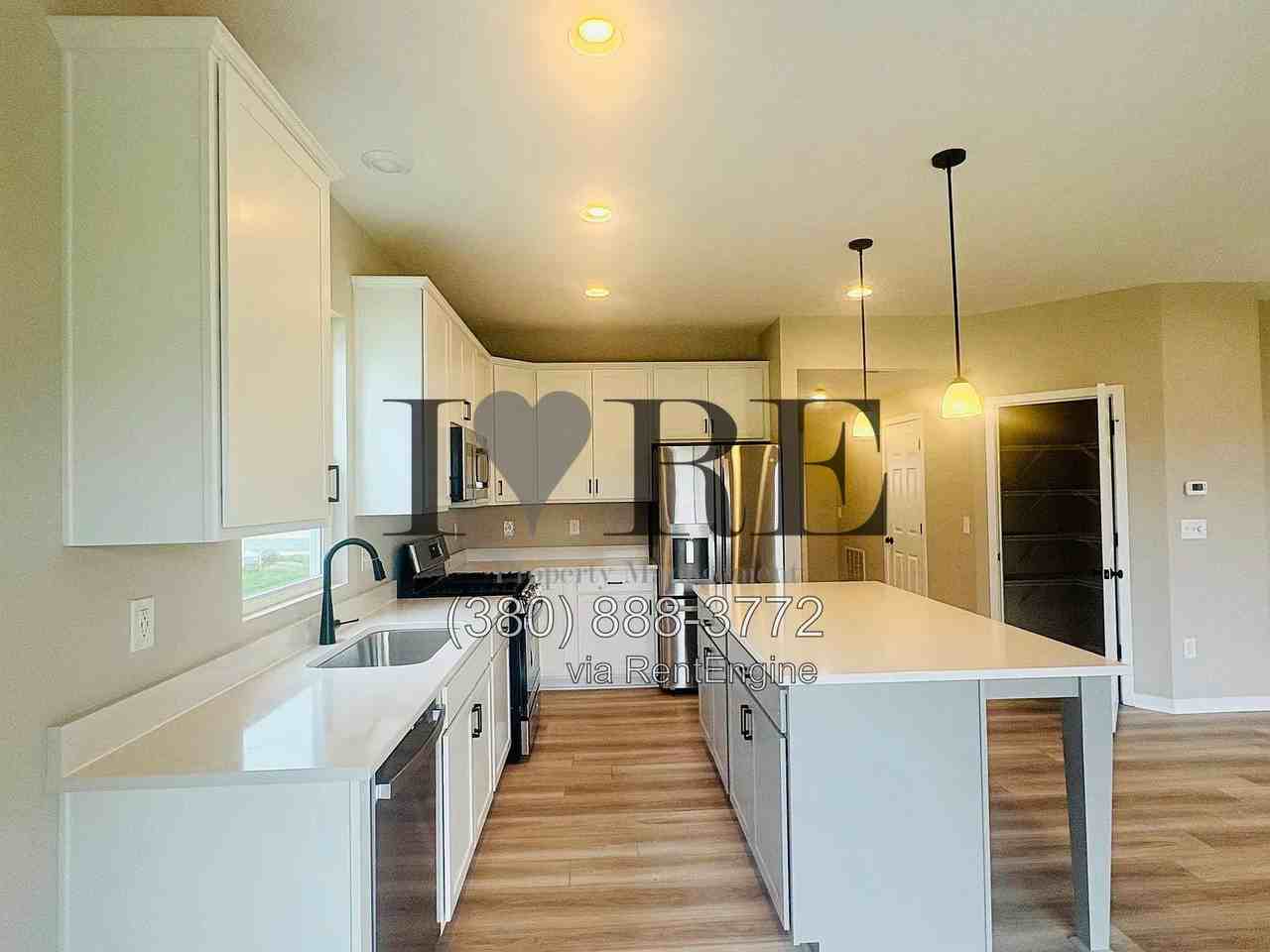 5478 Valleydale Rd - Photo 4 of 13