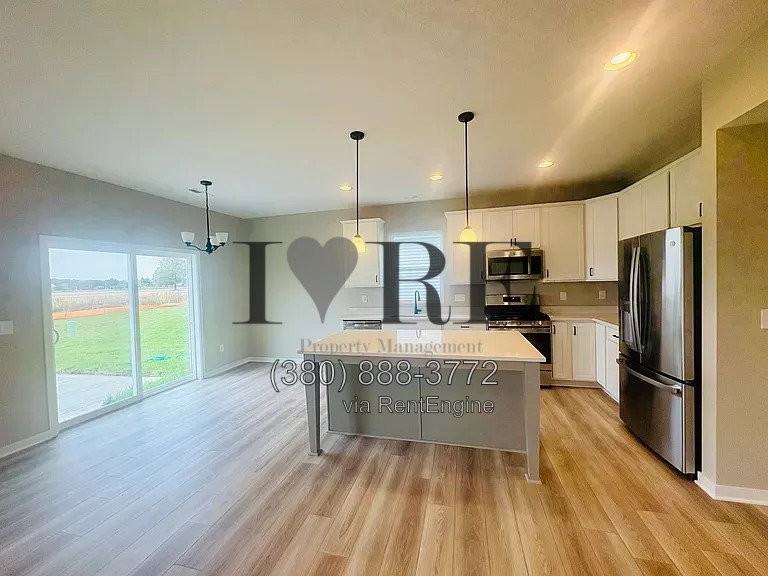 5478 Valleydale Rd - Photo 5 of 13