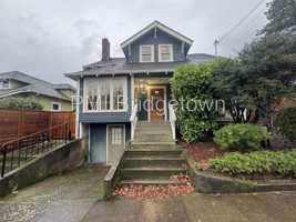 featured image of 4733 Se Yamhill St