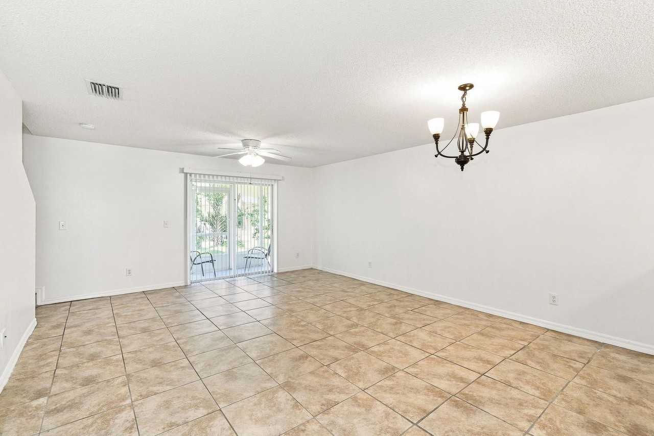 4147 Winding River Way - Photo 5 of 27