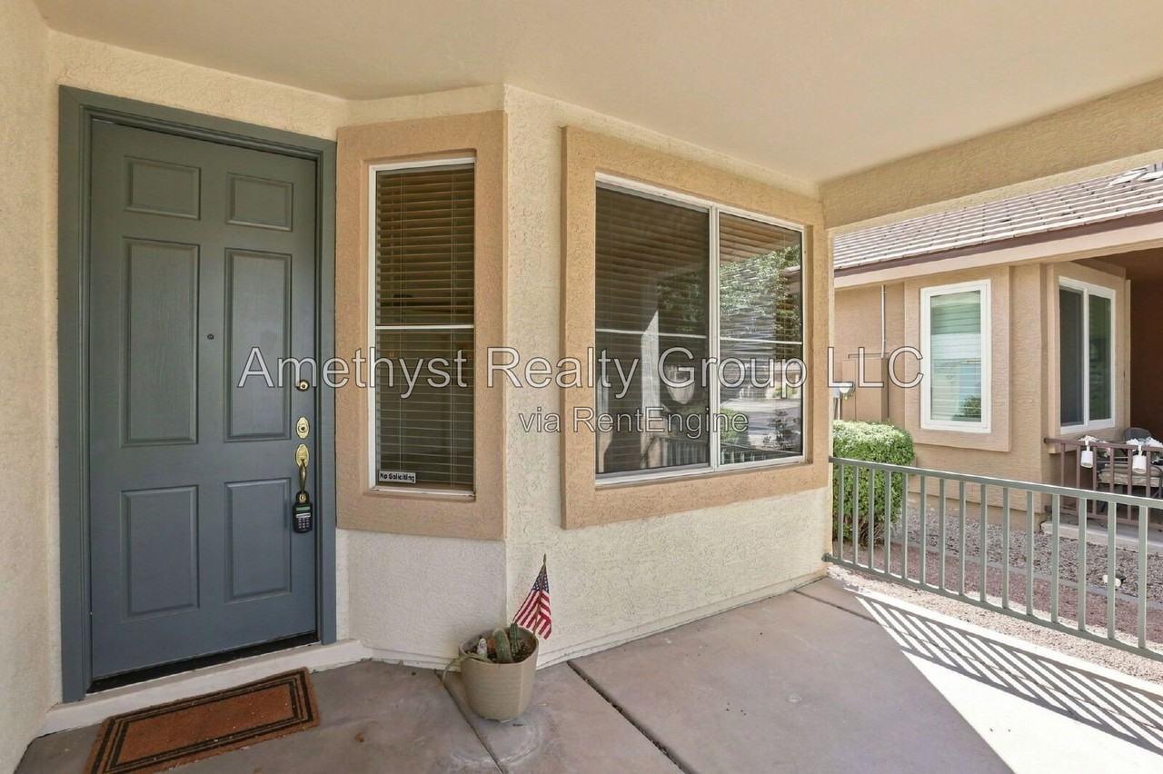 7027 W Potter Dr - Photo 4 of 43