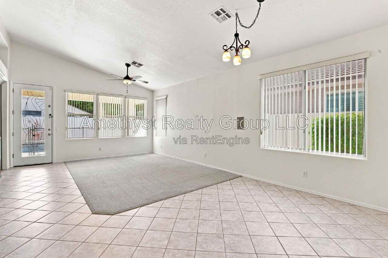 7027 W Potter Dr - Photo 7 of 43