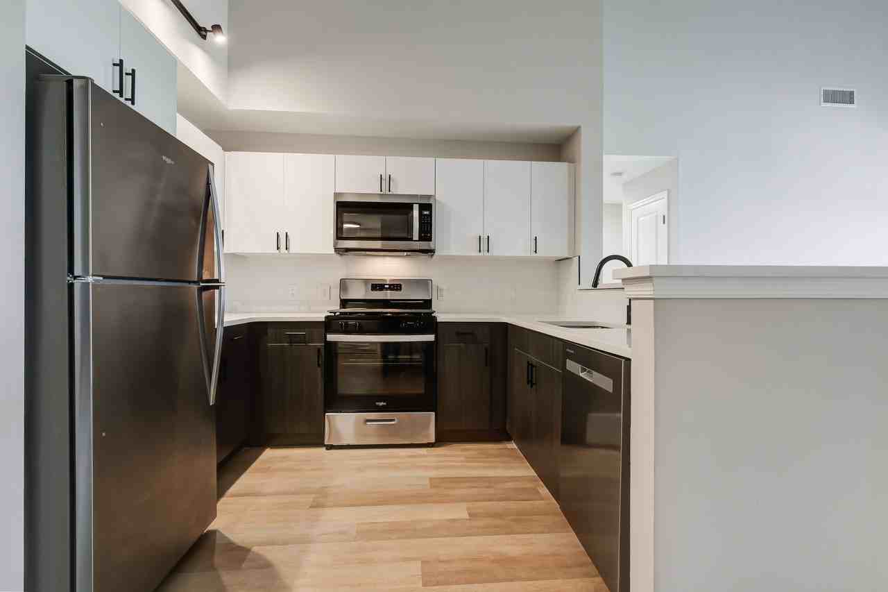 Reveal Hackensack - Photo 3 of 8