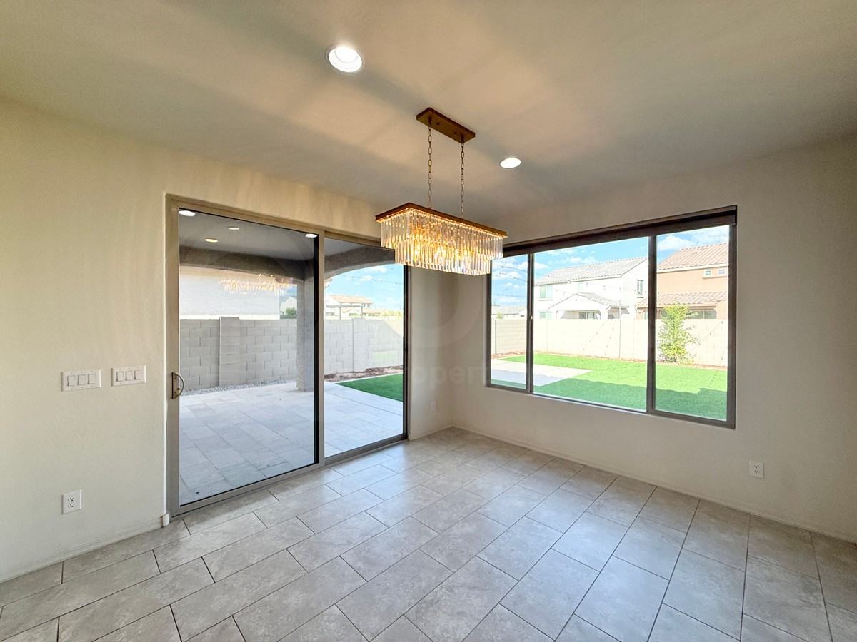 5709 N 88th Ln - Photo 7 of 34
