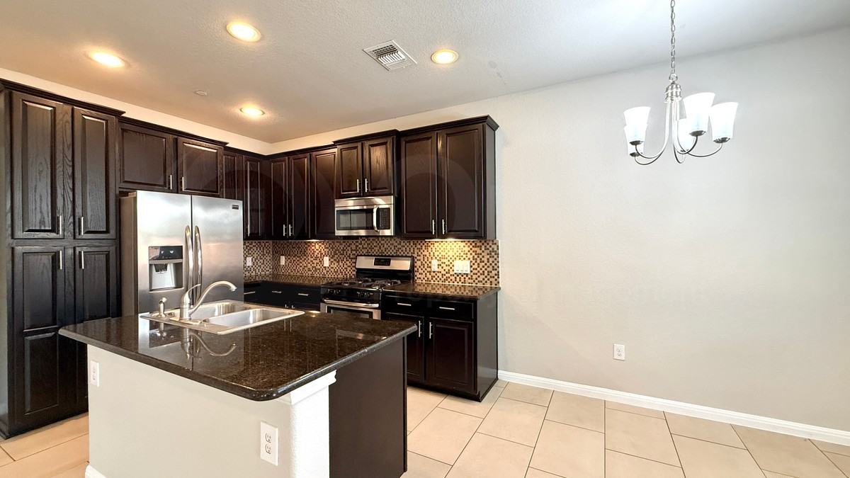 1001 Zodiac Ln #38 - Photo 5 of 18