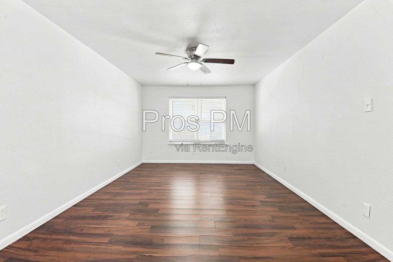 410 Bryan St #12 - Photo 4 of 18