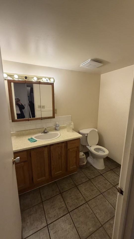 20709 Eastleigh Crescent - Photo 4 of 10