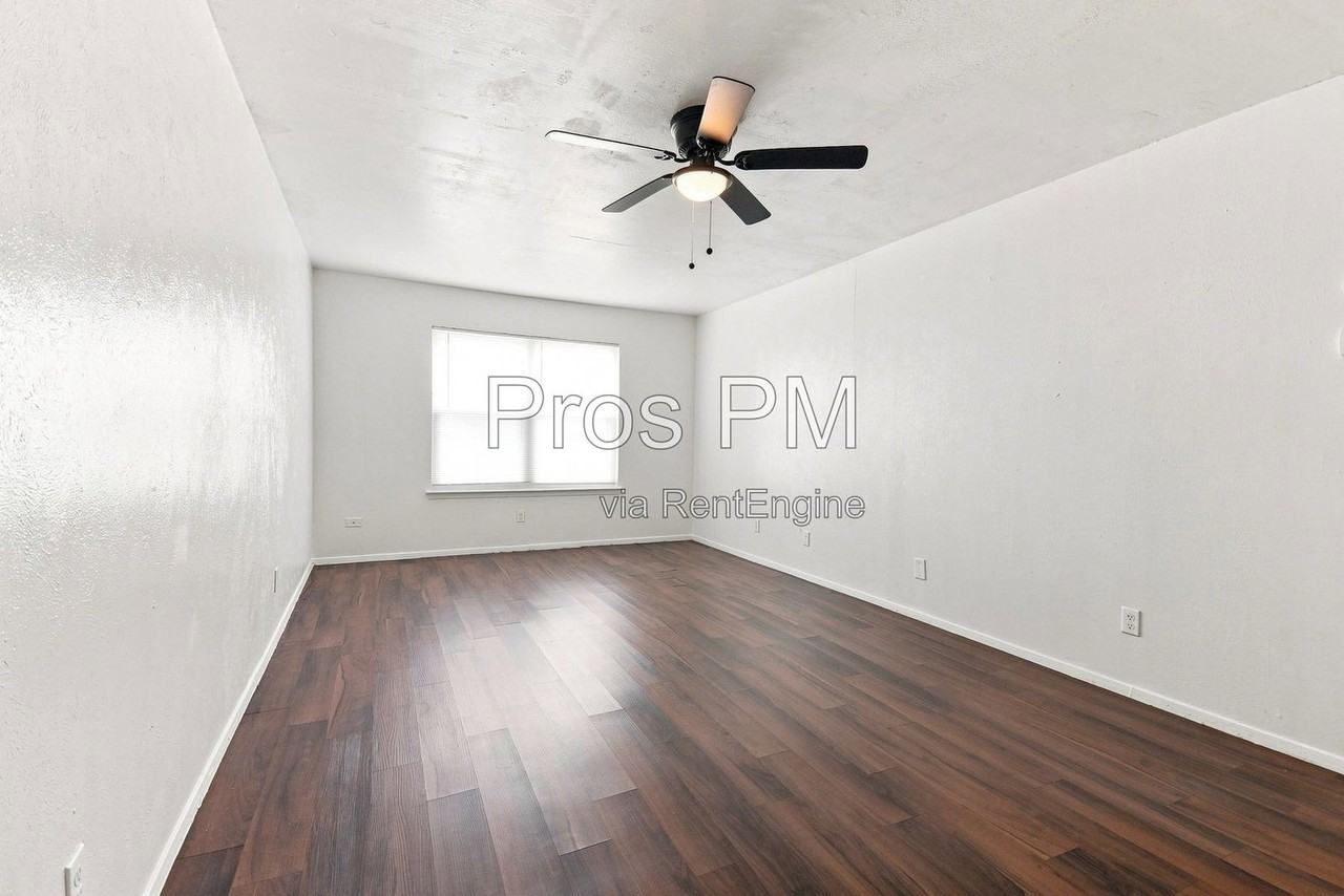 410 Bryan St #2 - Photo 4 of 17