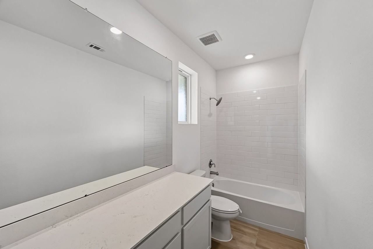 5822 Majestic Sky Dr - Photo 4 of 10