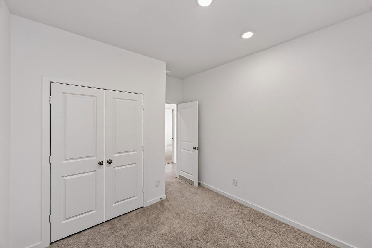 5822 Majestic Sky Dr - Photo 5 of 10
