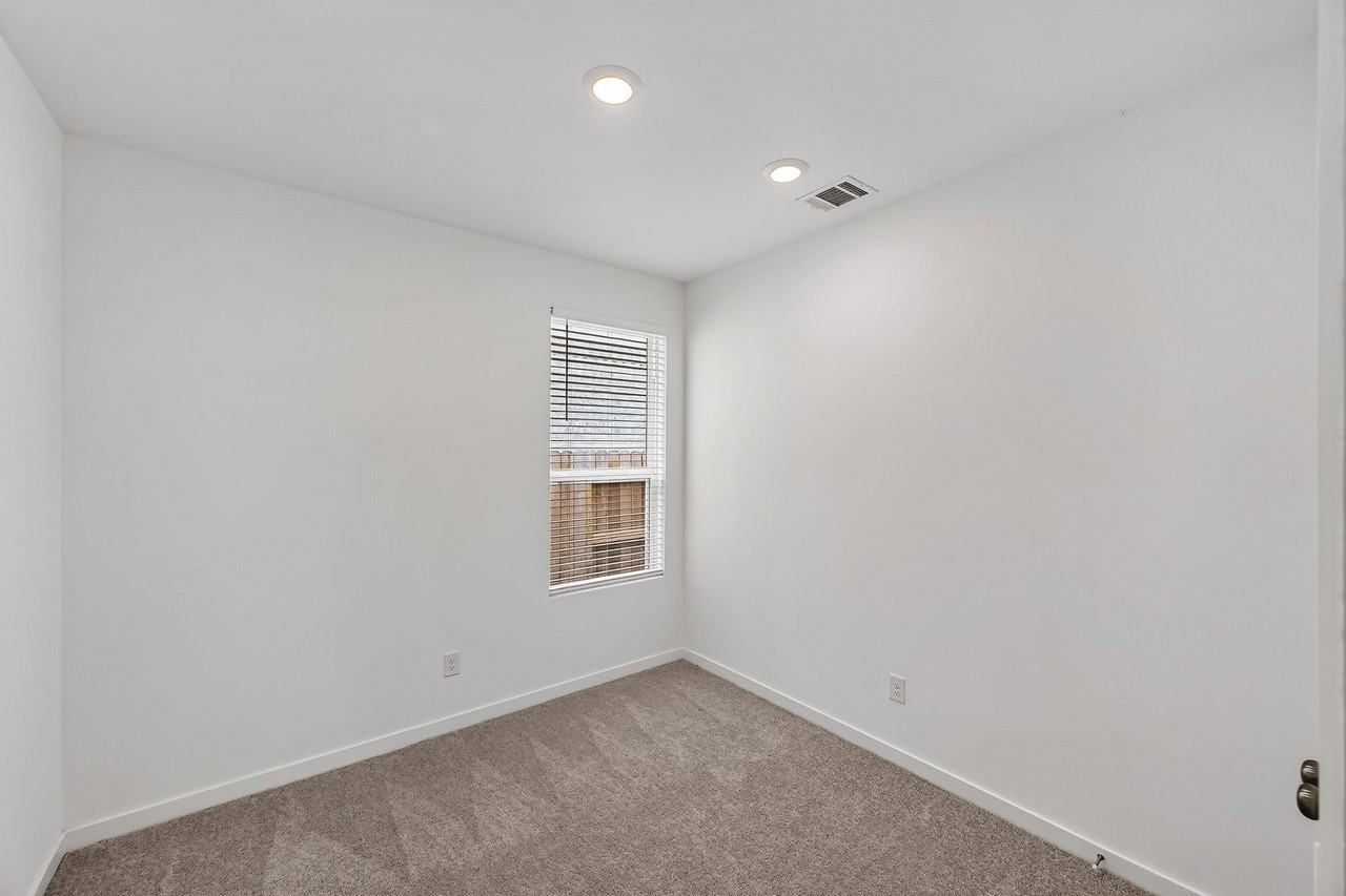 5822 Majestic Sky Dr - Photo 6 of 10