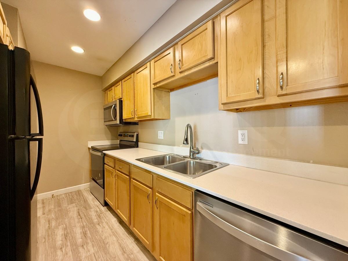 1130 E Butler Dr #B5 - Photo 3 of 16