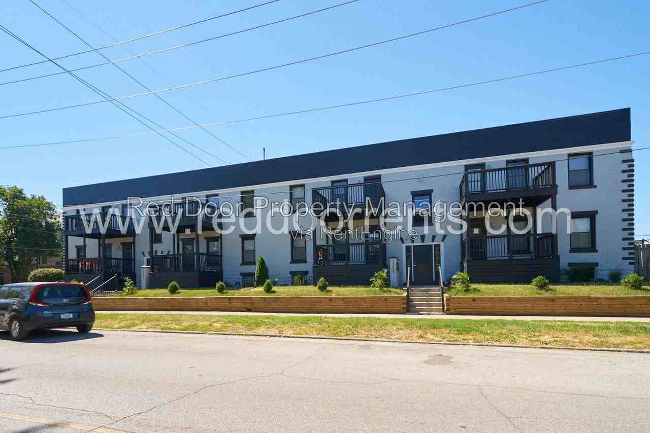 1337 E Market St #8