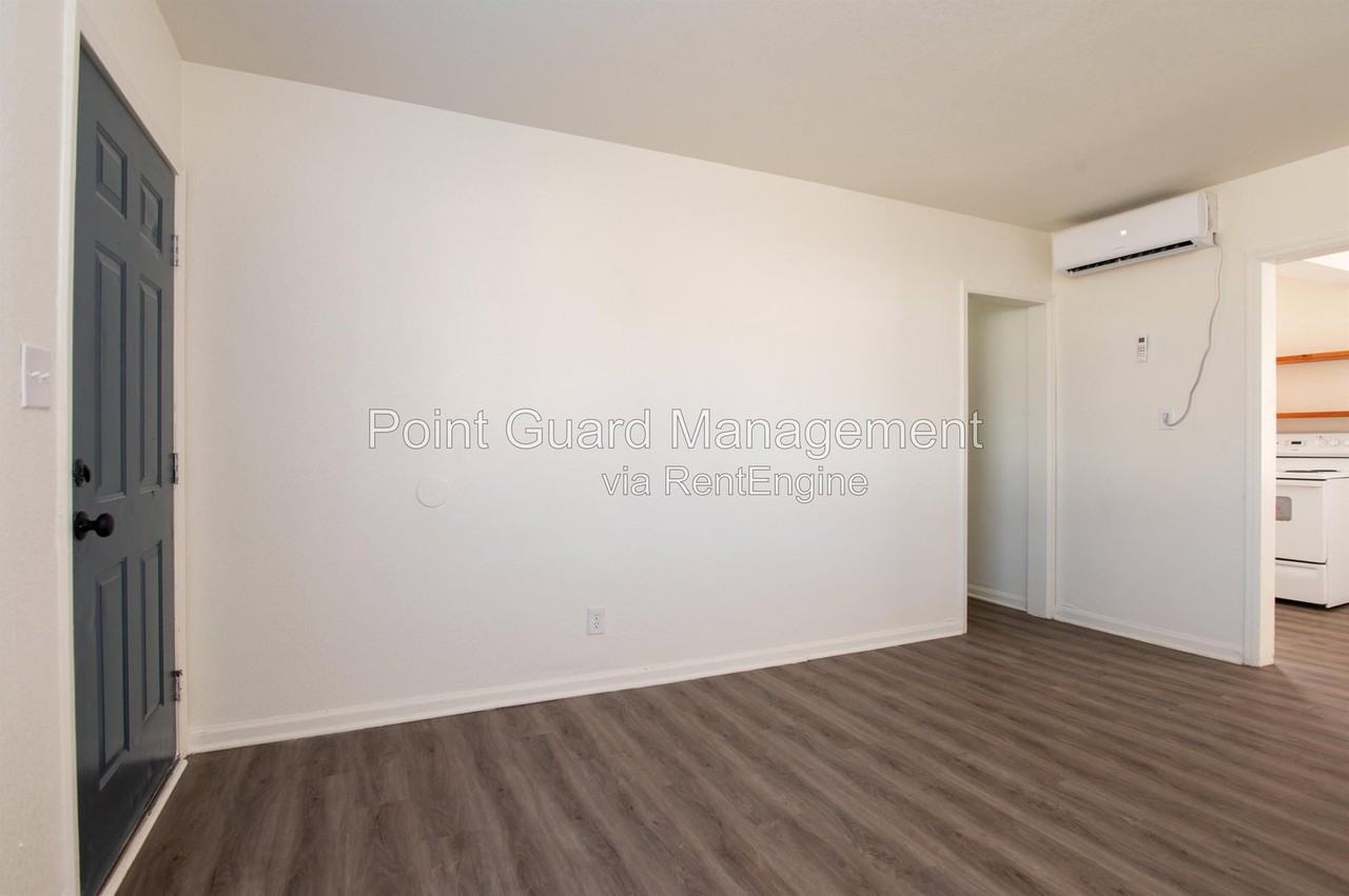 813 S Beverly Dr #813B - Photo 3 of 23