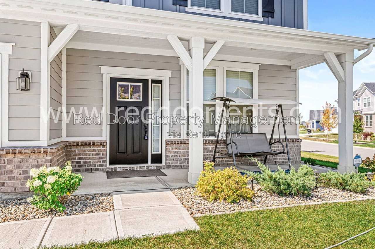 15648 W Rail Dr - Photo 2 of 45
