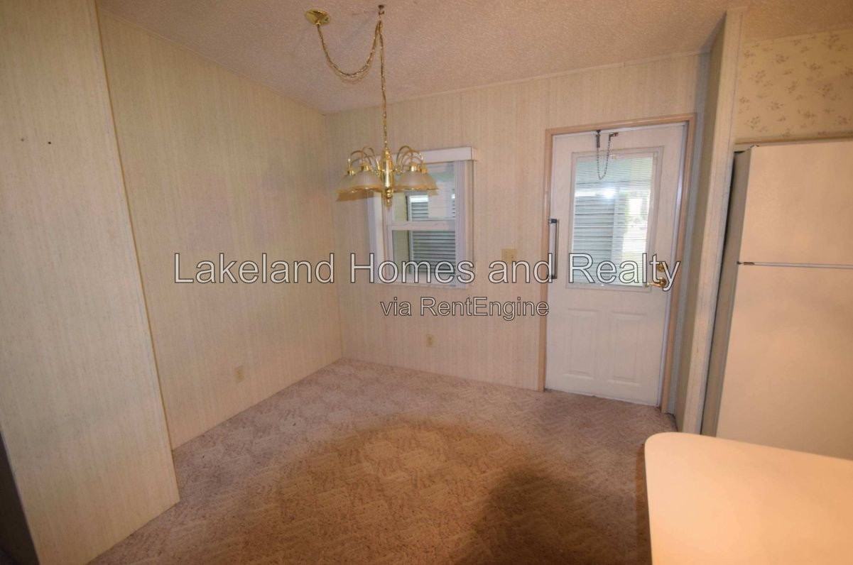 1762 Fox Hill Dr - Photo 5 of 13