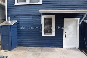featured image of 906 1/2 Vistabula St #1