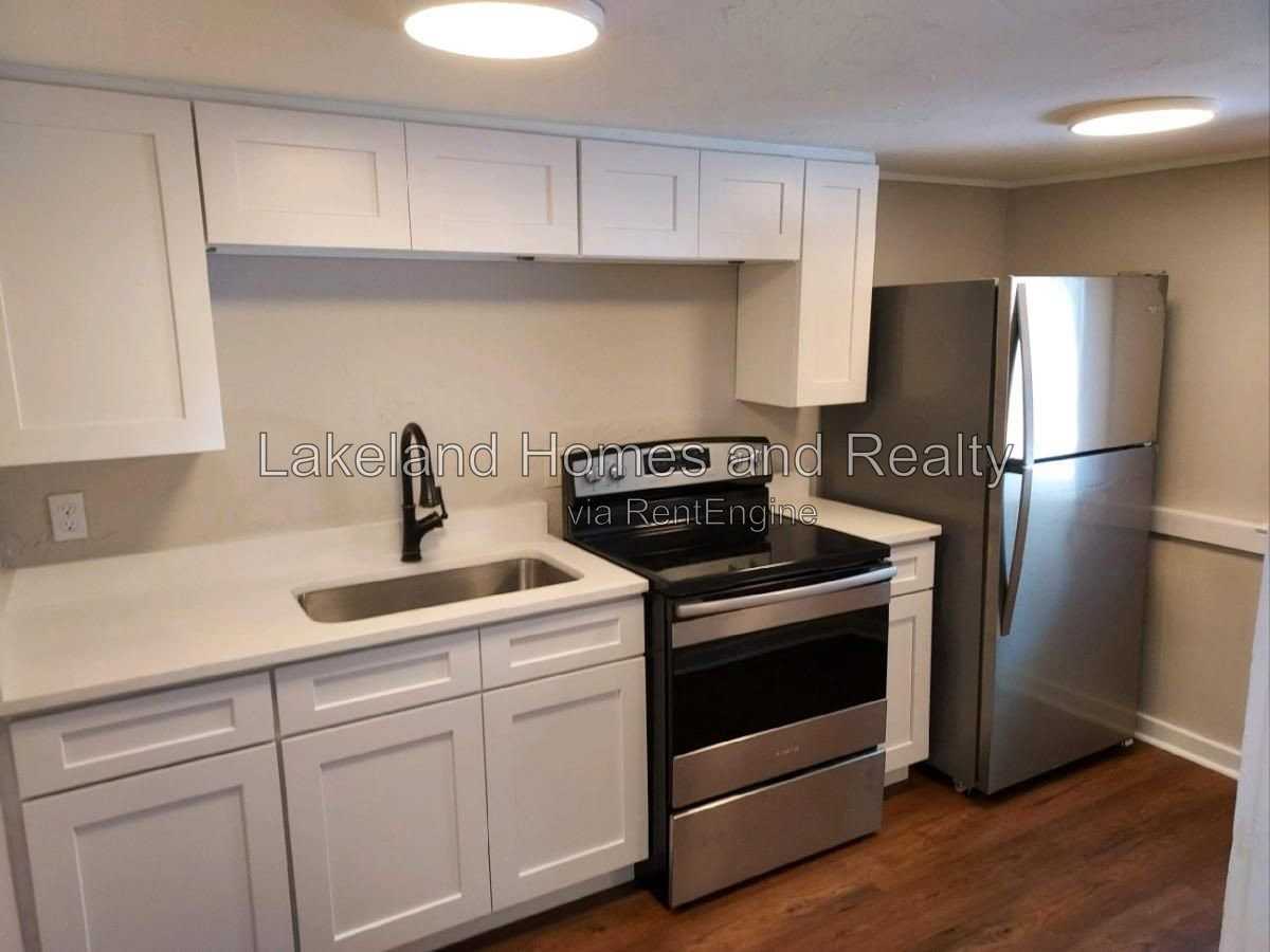 906 1/2 Vistabula St #1 - Photo 5 of 15