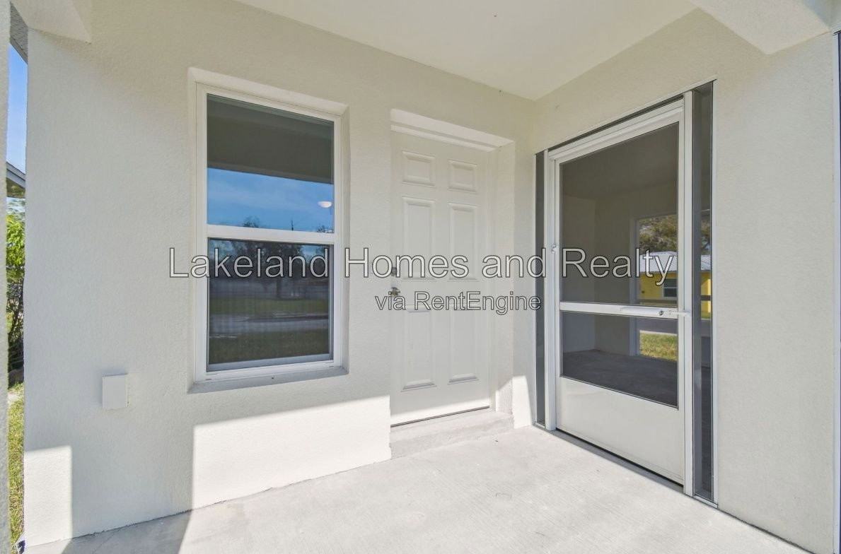 629 W 7th St - Photo 5 of 27