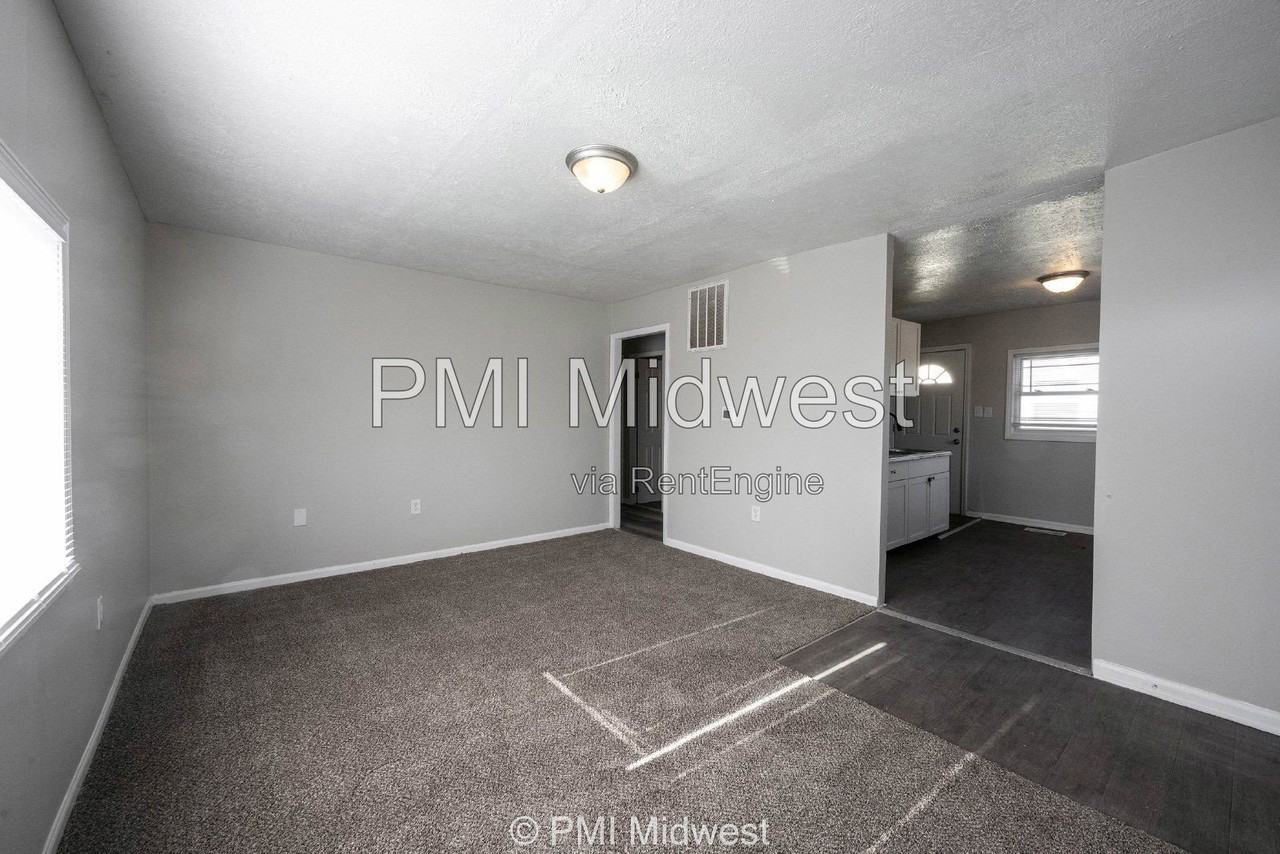 2318 Groff Ave - Photo 4 of 19