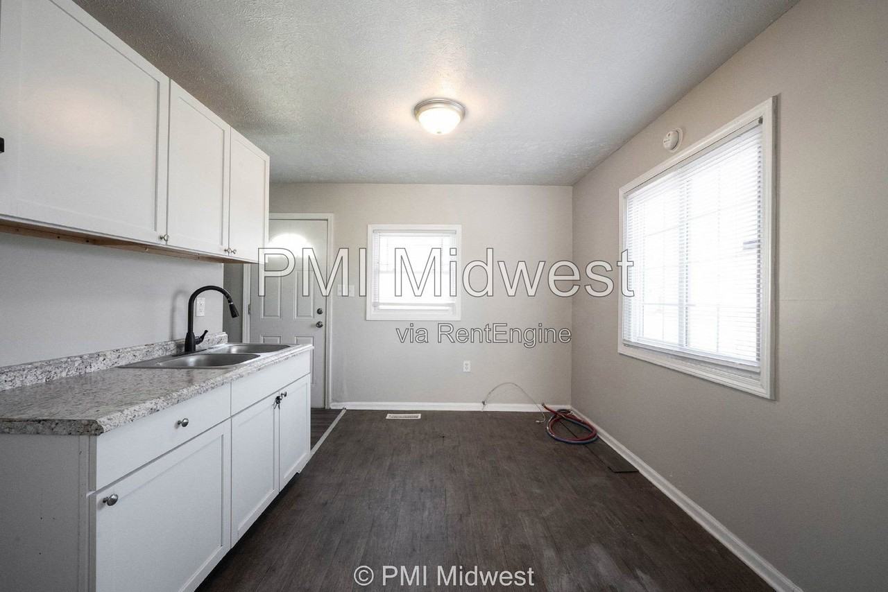 2318 Groff Ave - Photo 6 of 19