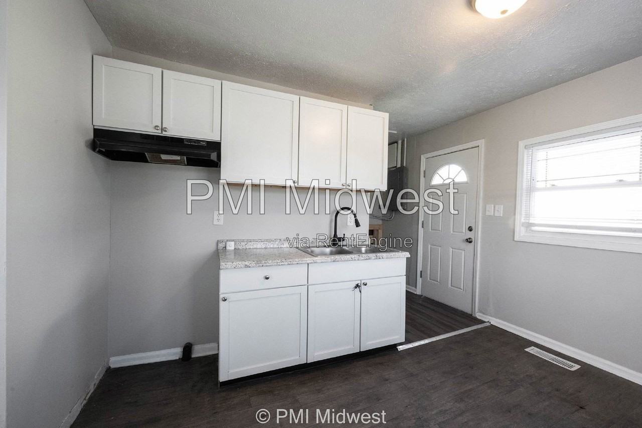 2318 Groff Ave - Photo 7 of 19