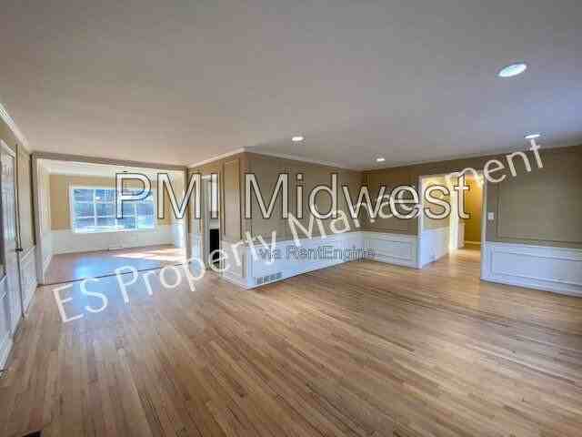 3353 W 42nd St - Photo 7 of 28
