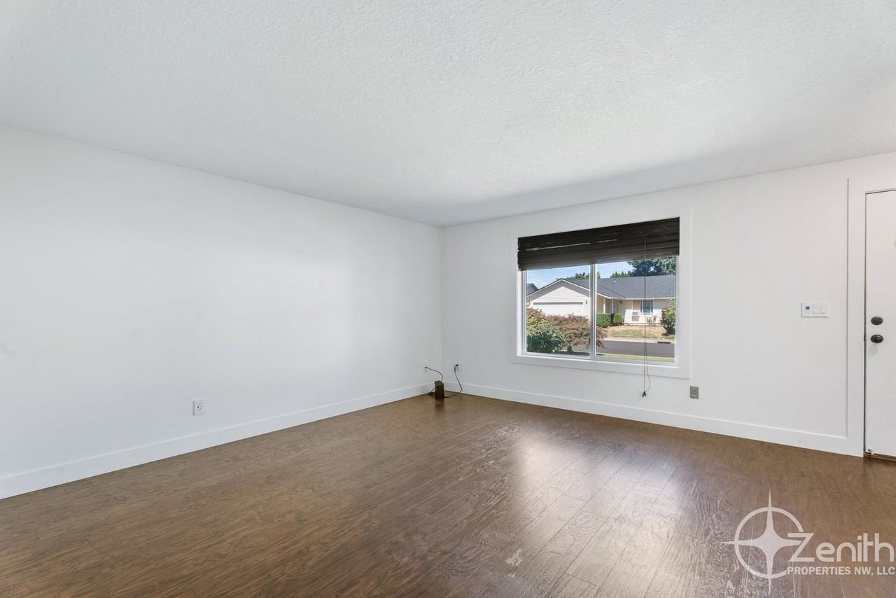 16909 Ne 19th St - Photo 5 of 34