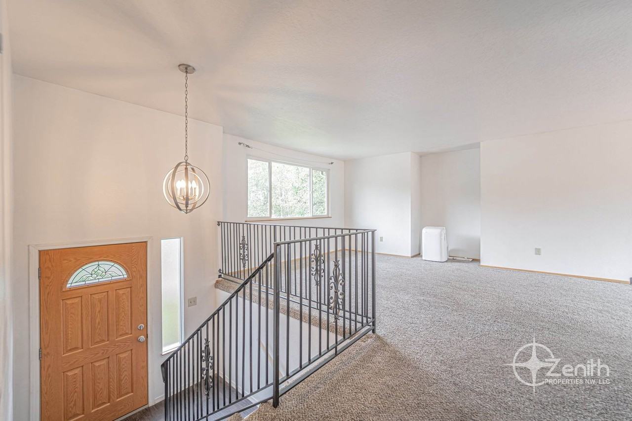 106 W Beacon Hill Dr #108 - Photo 5 of 31