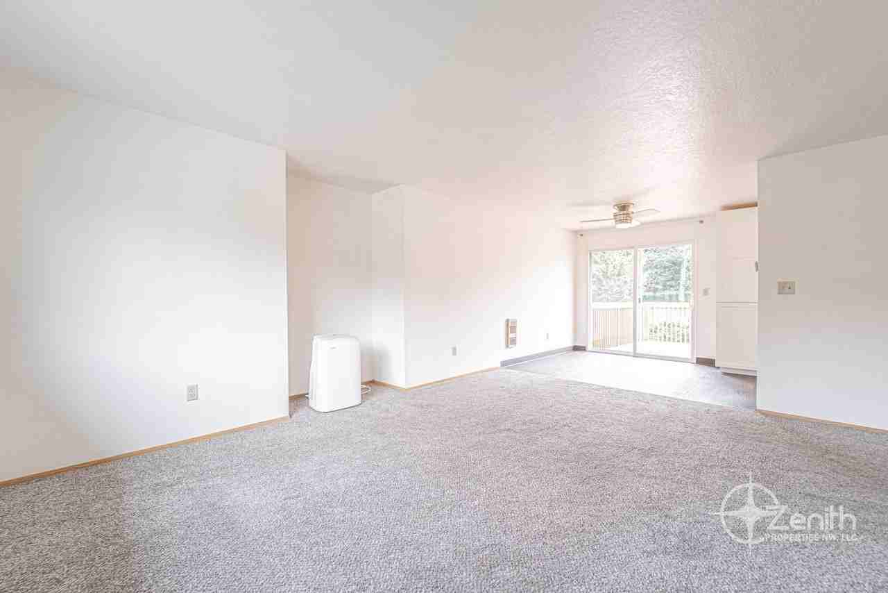 106 W Beacon Hill Dr #108 - Photo 7 of 31