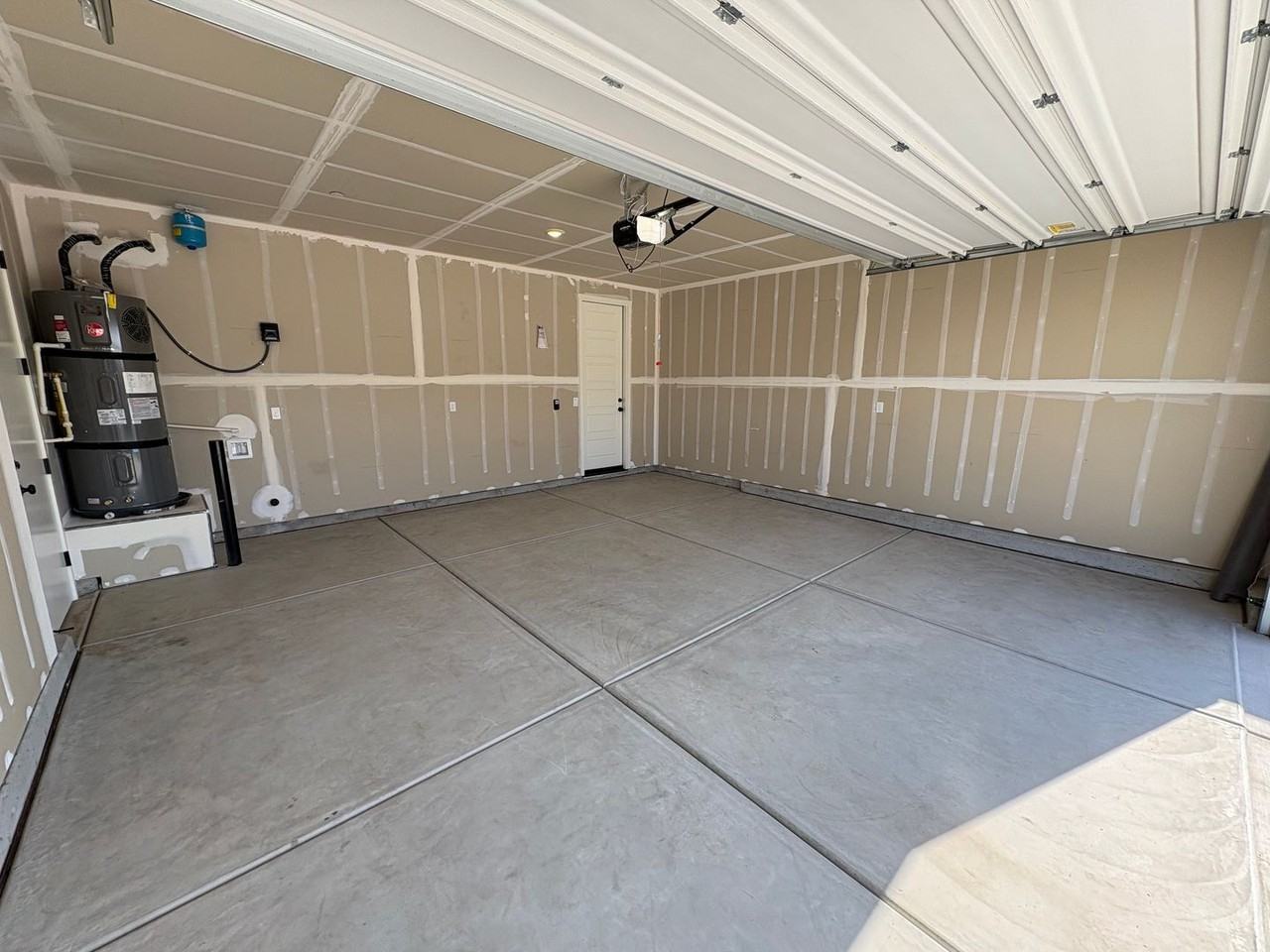 4008 W Babcock Ave - Photo 2 of 32