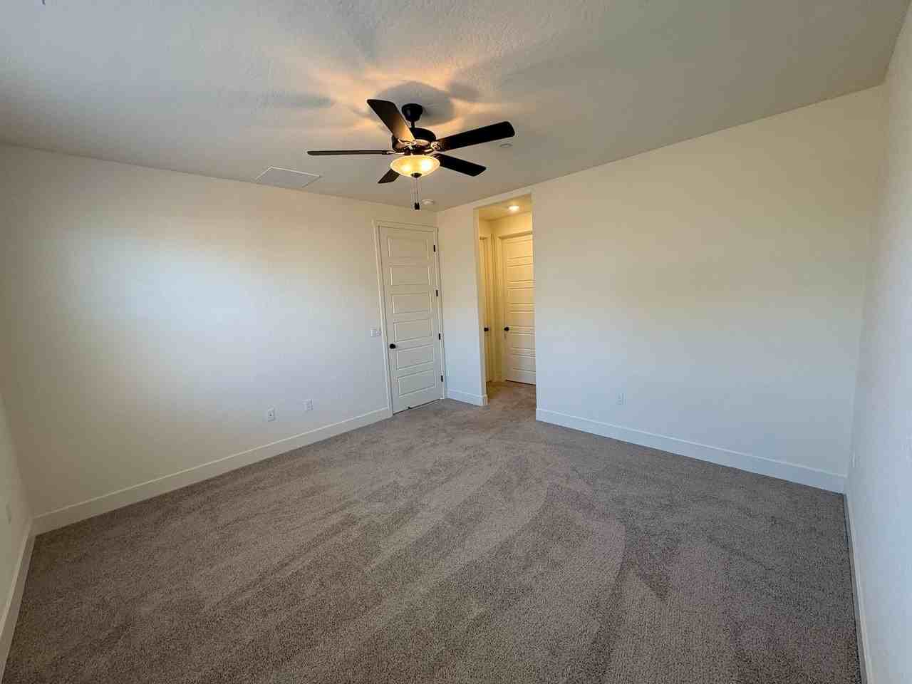 4008 W Babcock Ave - Photo 5 of 32
