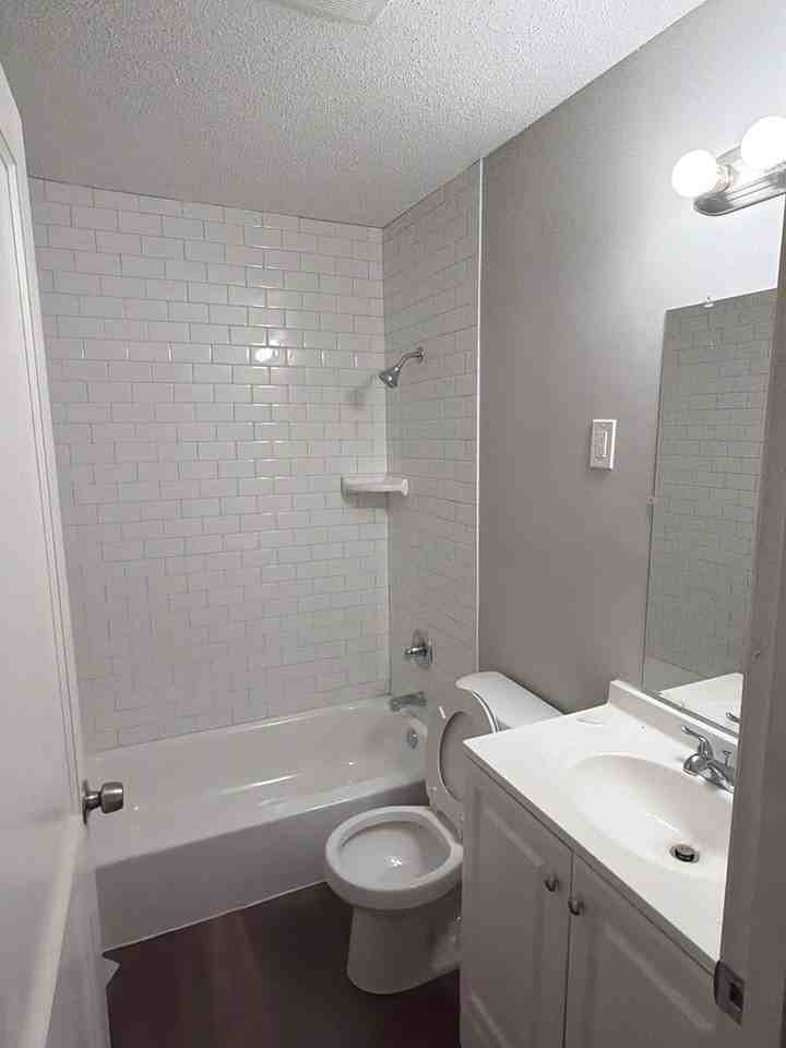 4497 Quince Rd - Photo 5 of 7