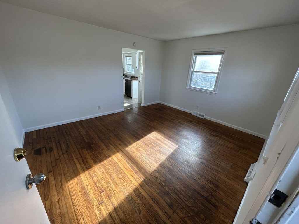 3512 Lansdowne Dr #B - Photo 2 of 9