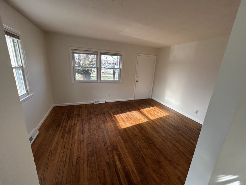 3512 Lansdowne Dr #B - Photo 3 of 9