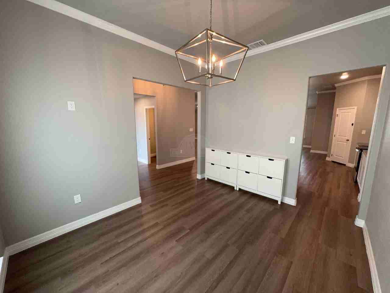 907 Holliday Dr - Photo 7 of 38