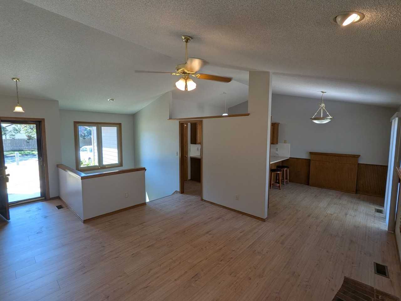 8002 W 19th St N - Photo 3 of 23