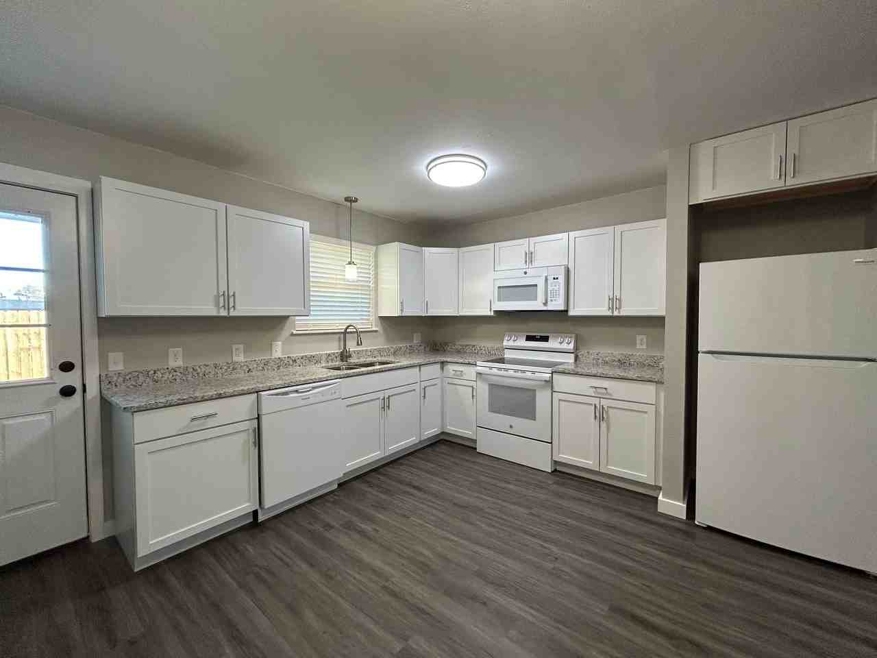 612 N 6th St - Photo 7 of 16