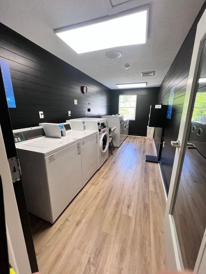 Coral Garden Apartments - Photo 3 of 10