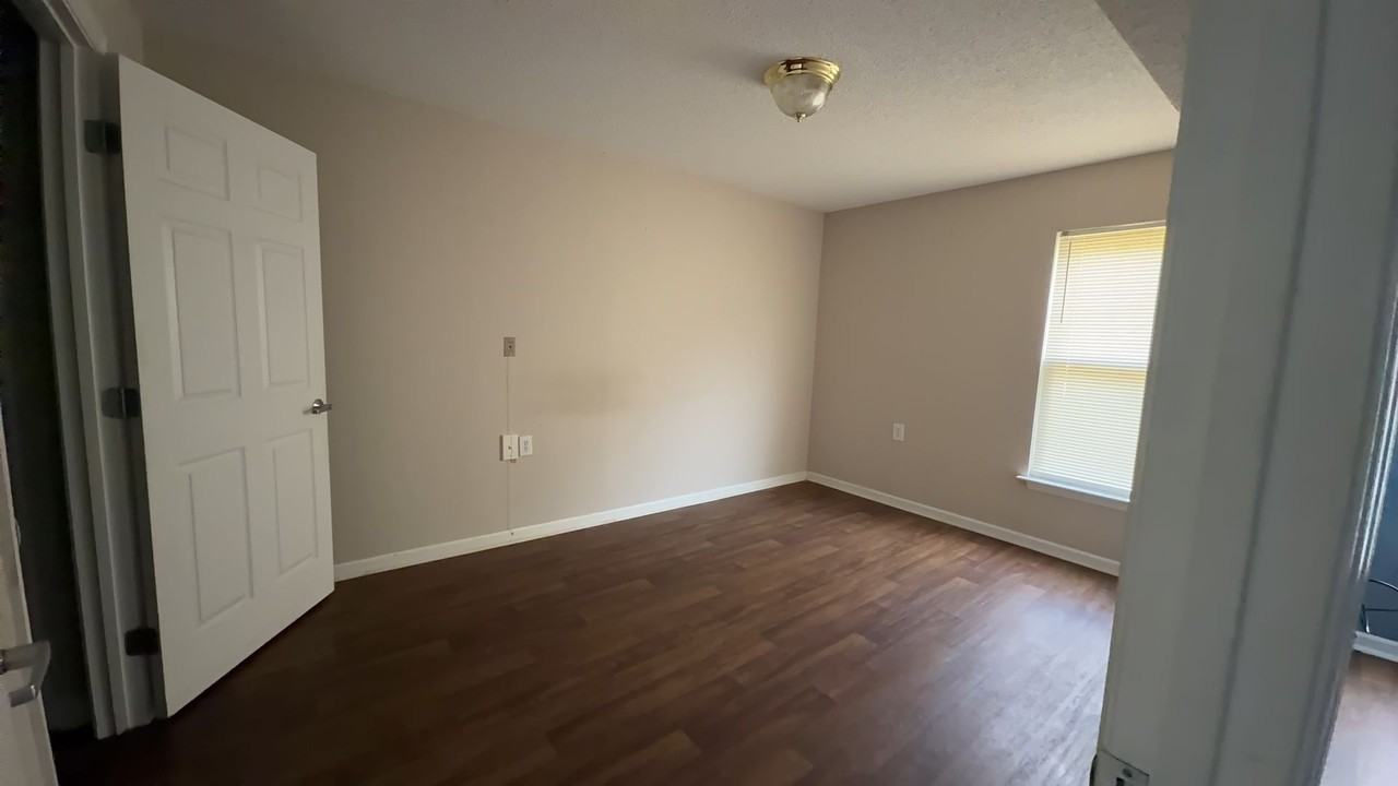 Coral Garden Apartments - Photo 6 of 10