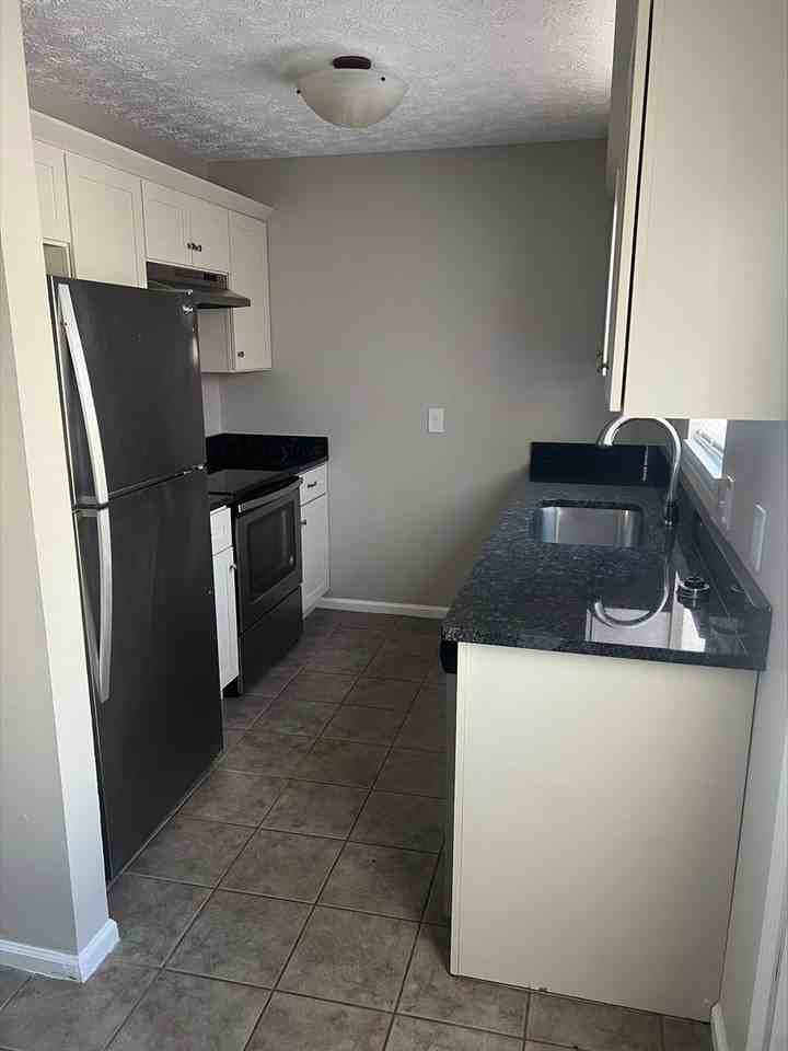 11 Ivy Ct - Photo 3 of 13