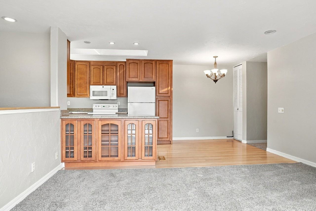 3355 S Flower St #100 - Photo 7 of 35