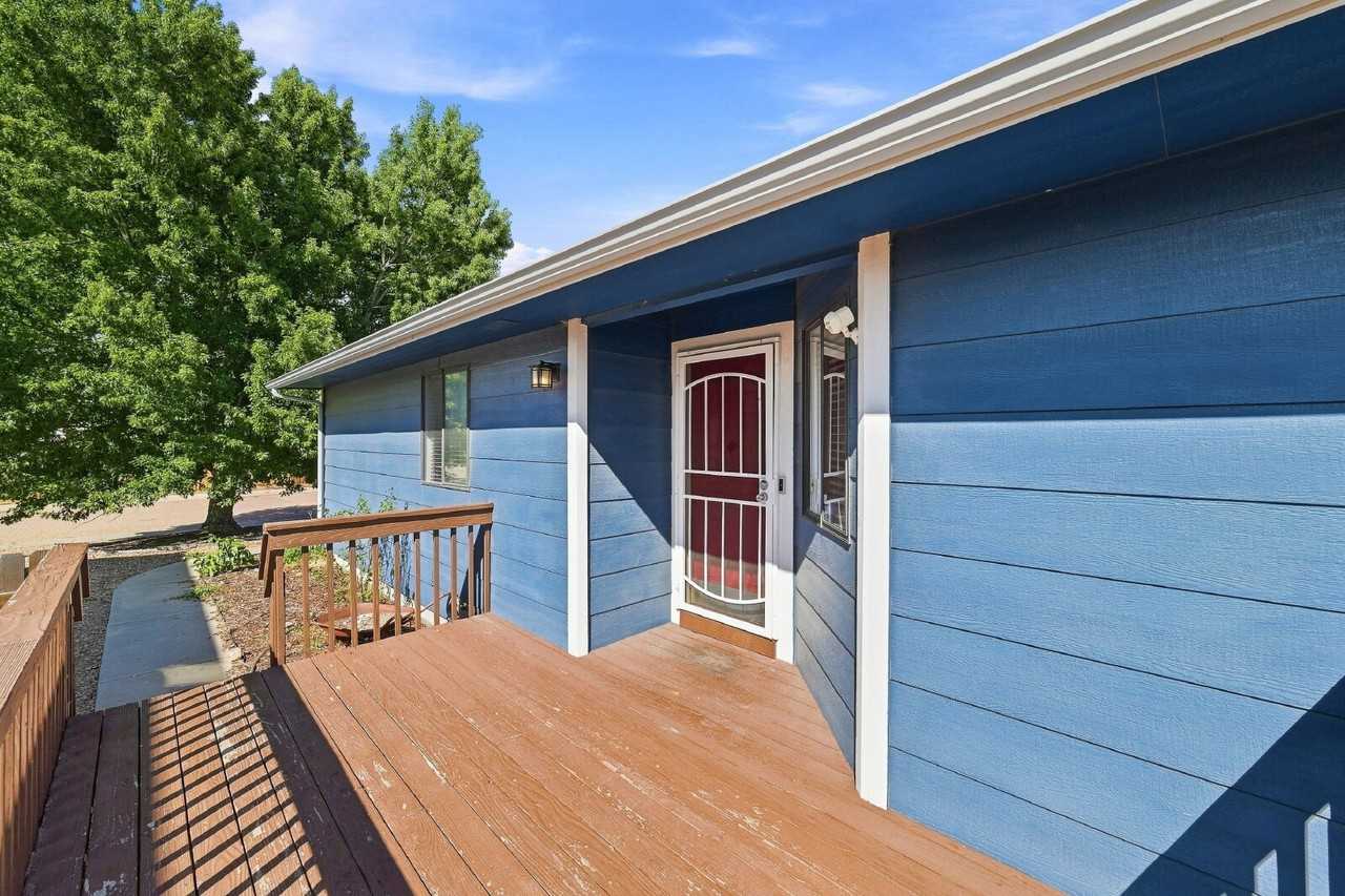 615 Upton Dr - Photo 4 of 44