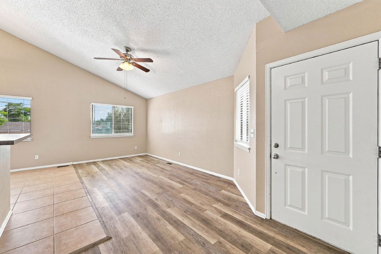 615 Upton Dr - Photo 6 of 44