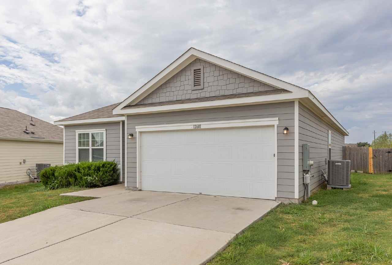 12601 Samuel Adams Dr - Photo 2 of 34