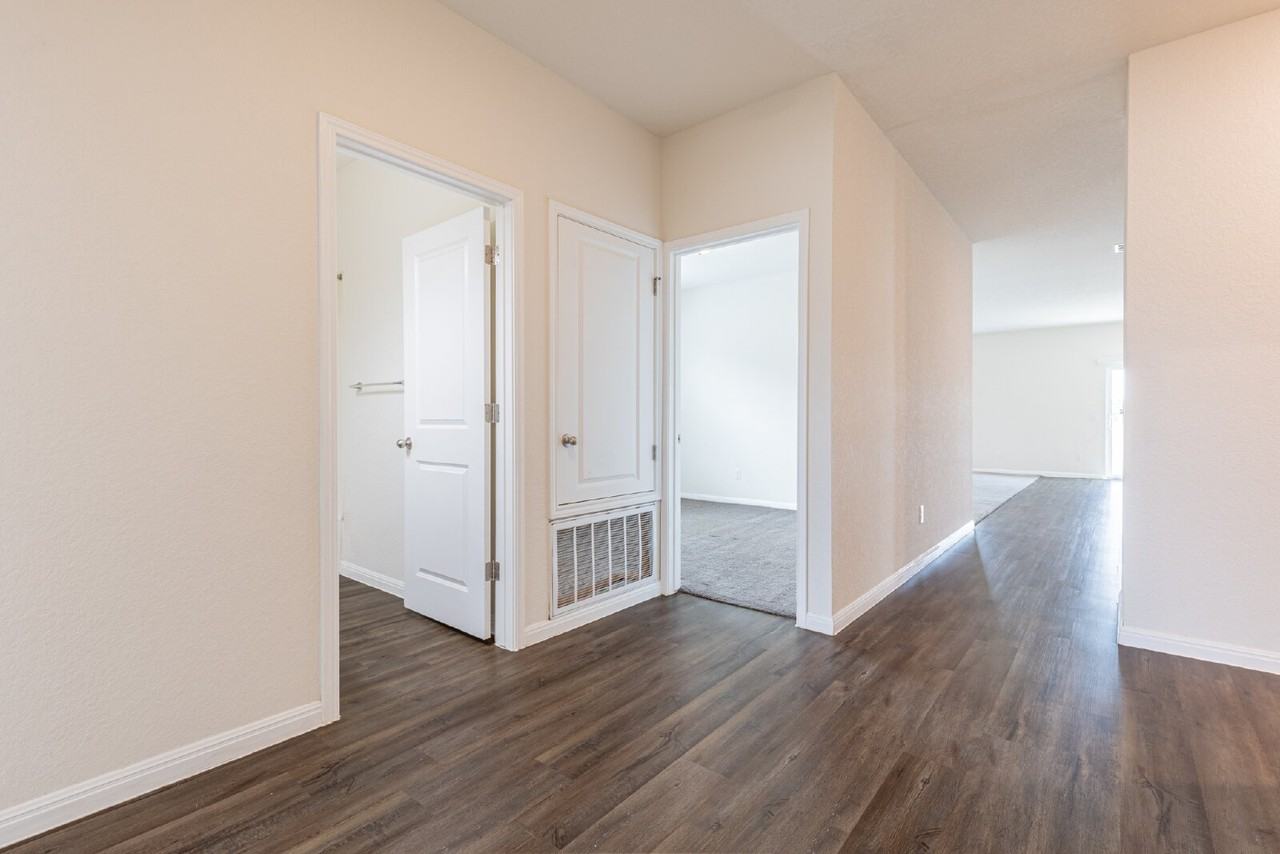 12601 Samuel Adams Dr - Photo 5 of 34
