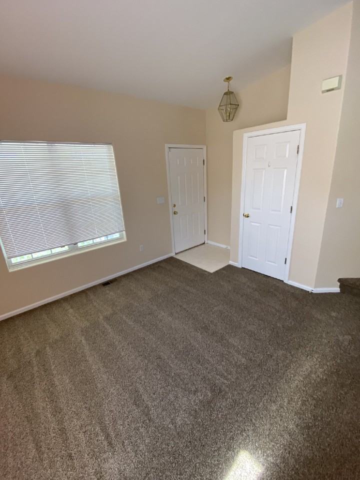 21779 Silver Meadow Ln - Photo 2 of 28